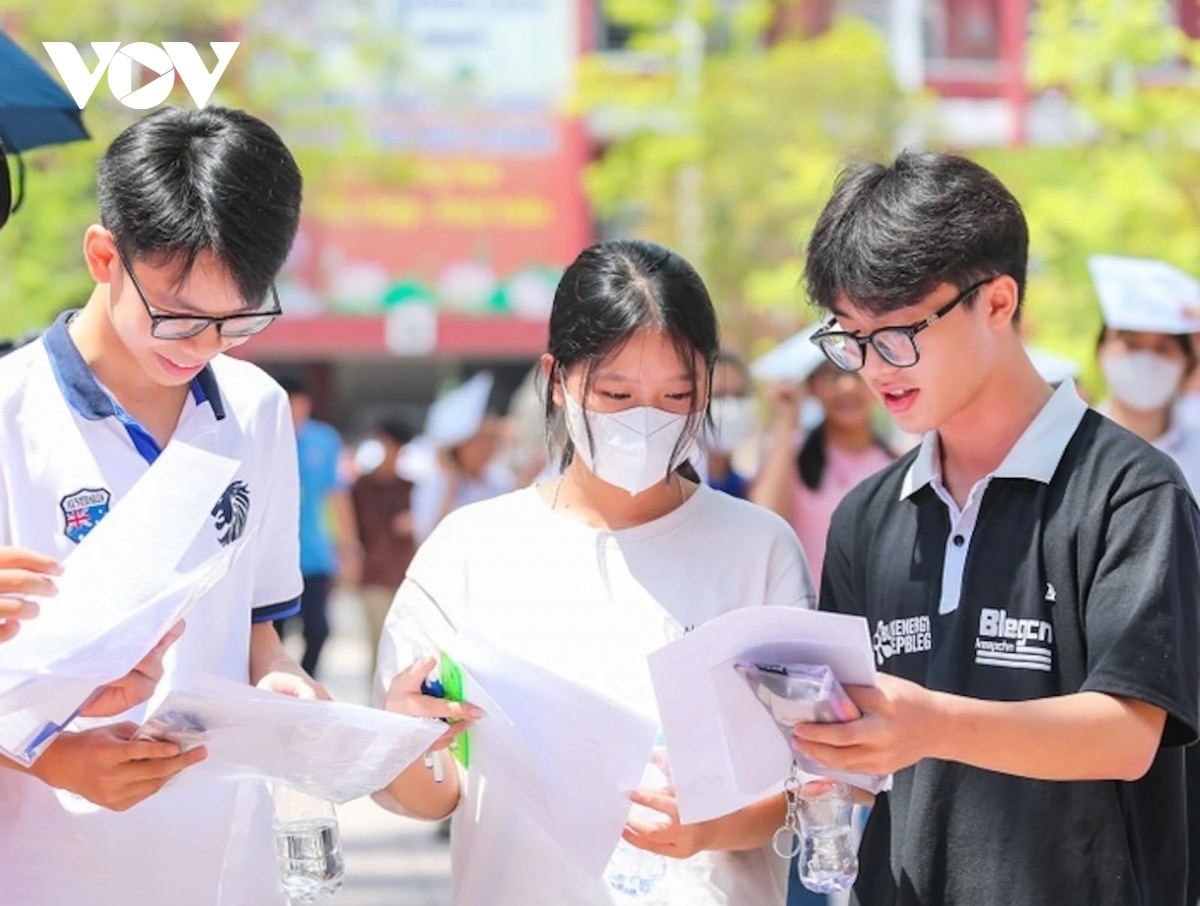 Công bố điểm chuẩn vào 10: Trường THPT Chu Văn An lần đầu mất vị trí số 1